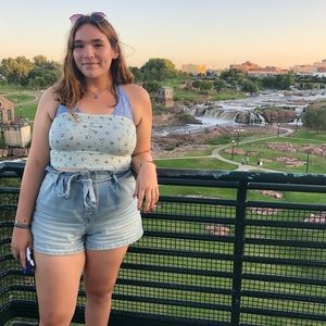 Meet your Posher, Faye